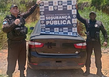 Carro roubado de driver de aplicativo é recuperado em Volta Redonda
