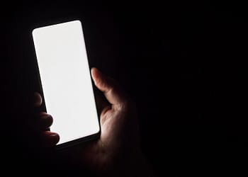 IA nas eleições: 6 casos reais mostram como deepfakes já desafiaram democracias pelo mundo IA nas eleições: 6 casos reais mostram como deepfakes já desafiaram democracias pelo mundo