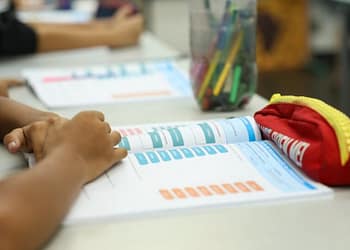 Paraná apostou em reforço direcionado para virar líder de ranking da educação