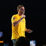 Suspeito de Ameaçar Flávio Bolsonaro é Levado para Depor em Juiz de Fora