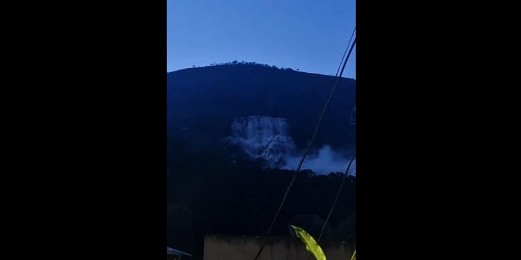 Vídeos mostram penetração de rochas em Petrópolis, no RJ