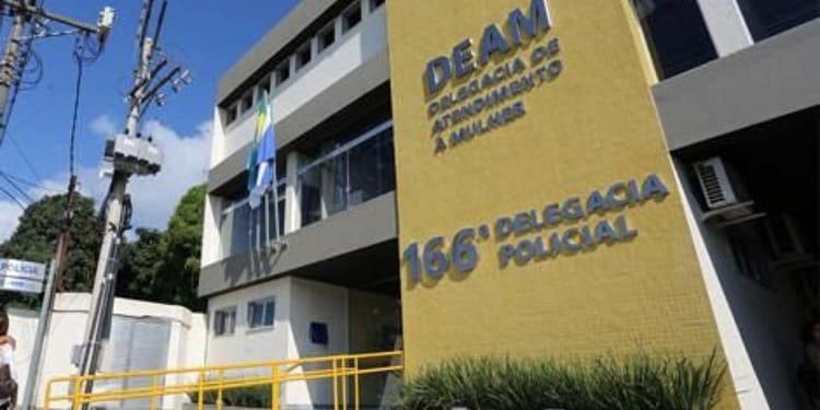 Homem é preso por monitorar movimentação policial para o tráfico em Angra dos Reis