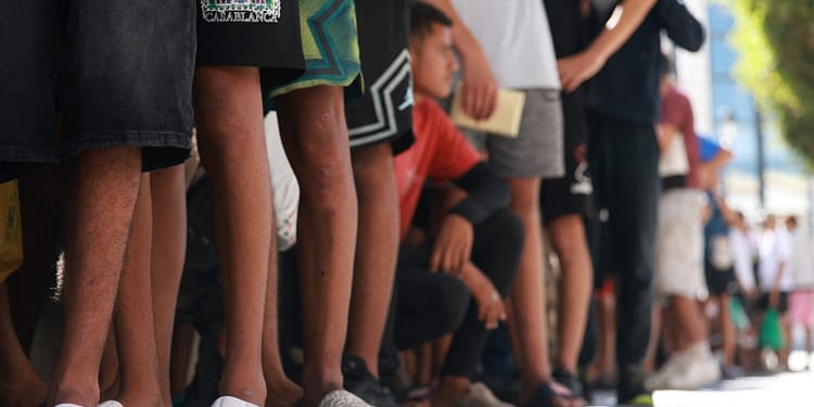 Instagram impulsiona rede de golpes que promete ajudar migrantes a chegar à Ceuta por até R$ 2,8 mil Instagram impulsiona rede de golpes que promete ajudar migrantes a chegar à Ceuta por até R$ 2,8 mil