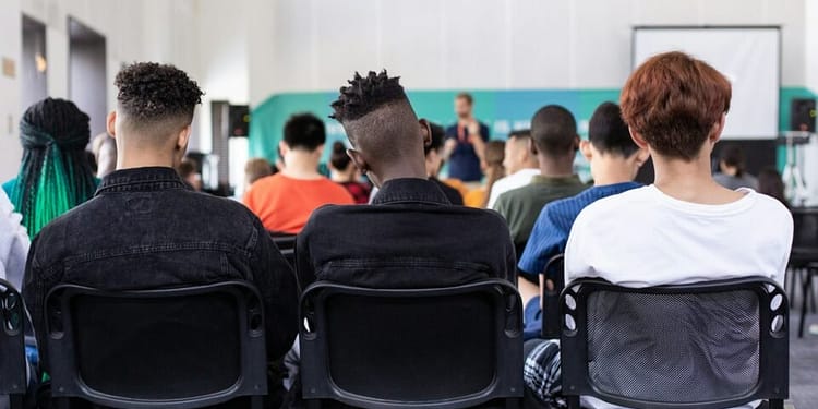 Ataques a escolas são precedidos por sinais de alerta e pacto de silêncio entre alunos